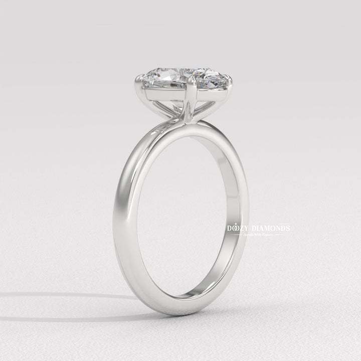 Oval cut solitaire engagement ring with IGI certified center diamond