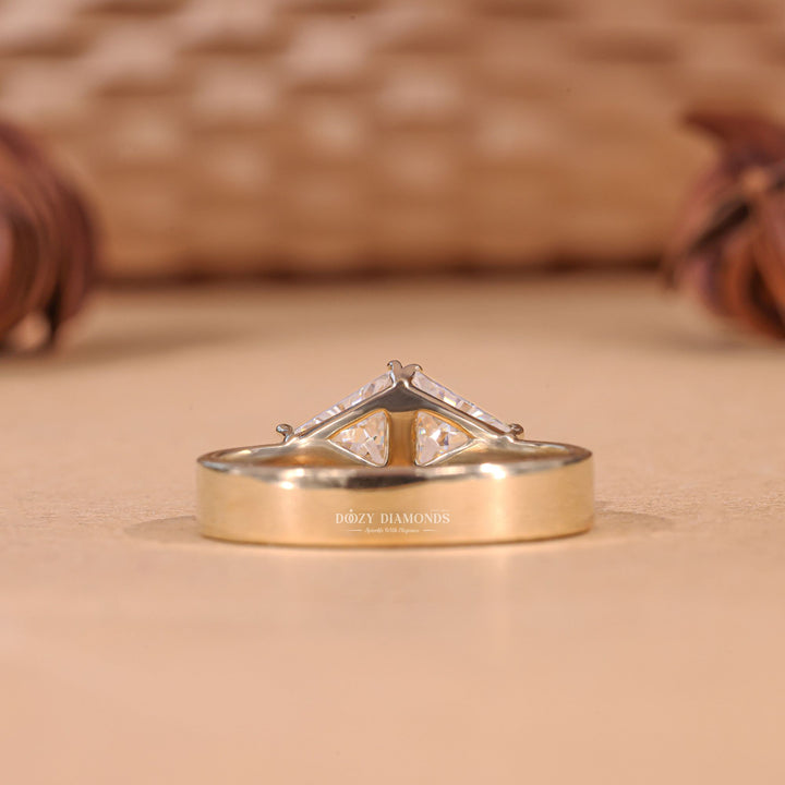 Classic toi et moi solitaire engagement ring crafted for everyday wear