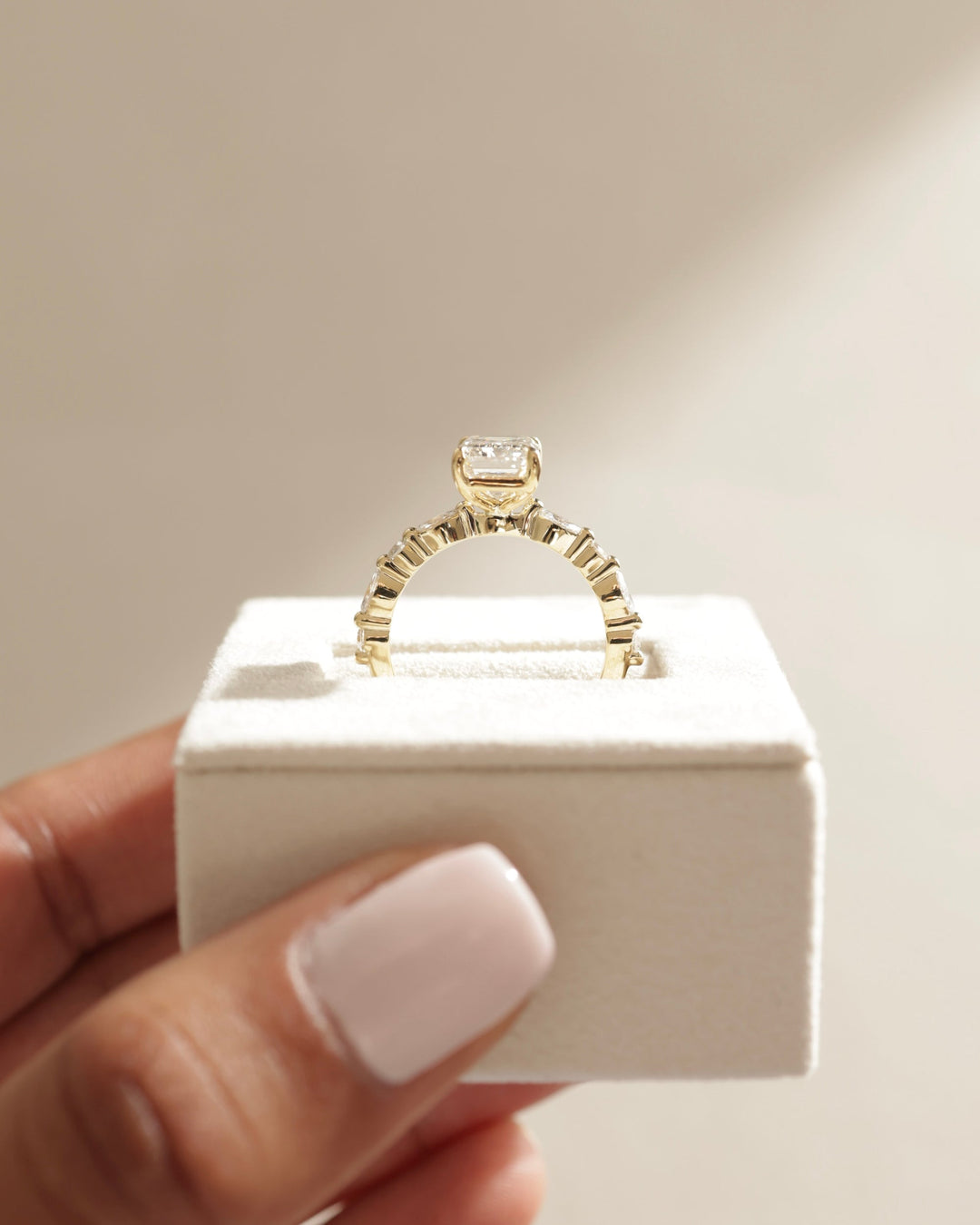 shared prong pavé setting, prong pavé setting, claw prong pavé setting, basket pavé setting, elevated pavé setting, low profile pavé setting, high profile pavé setting, secure pavé setting, refined pavé setting, e