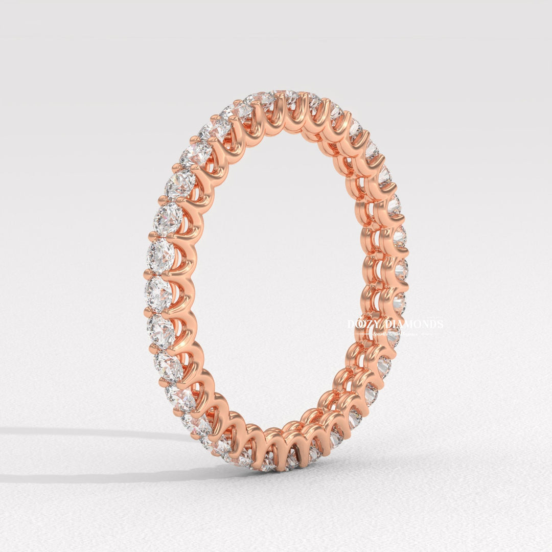 Sustainable round diamond wedding ring