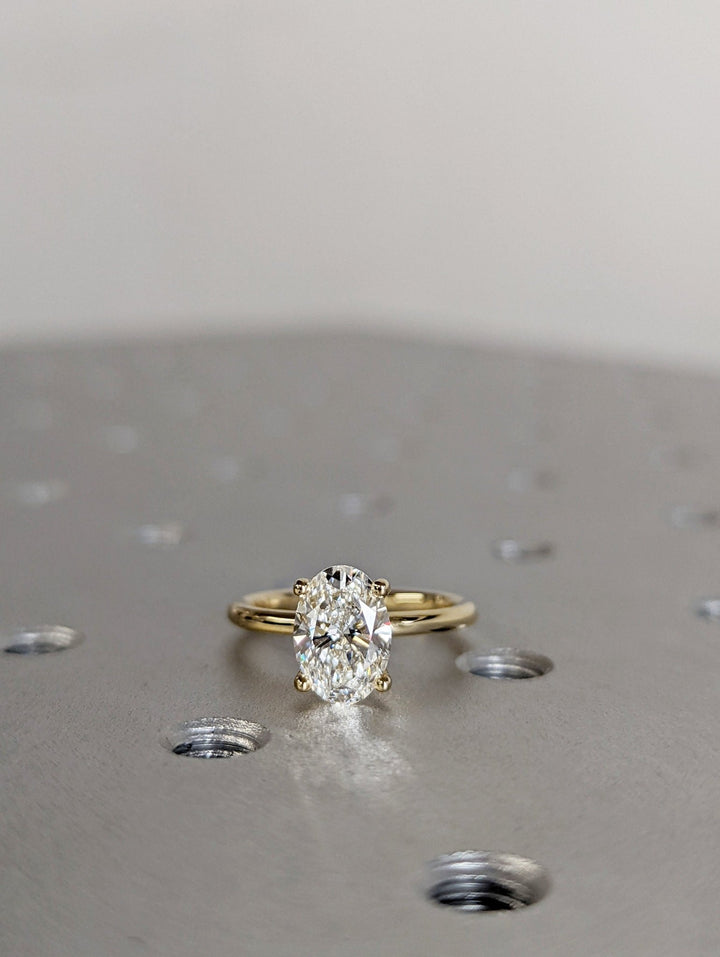Shop oval cut solitaire lab grown diamond engagement ring online