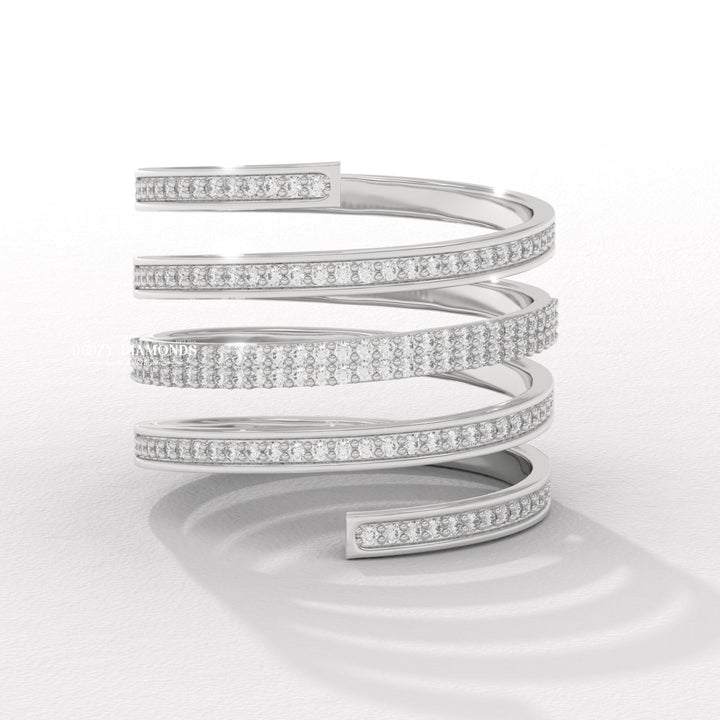 Spring diamond wedding band in yellow gold