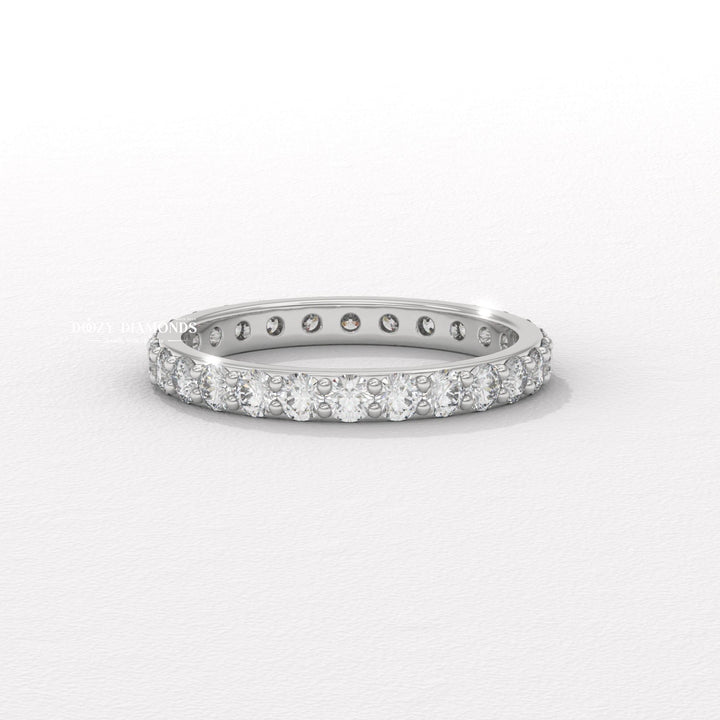 Shared Prong diamond wedding band in yellow gold