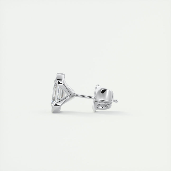 emerald-half-bezel-solitaire-cvd-g-vs-diamond-earrings