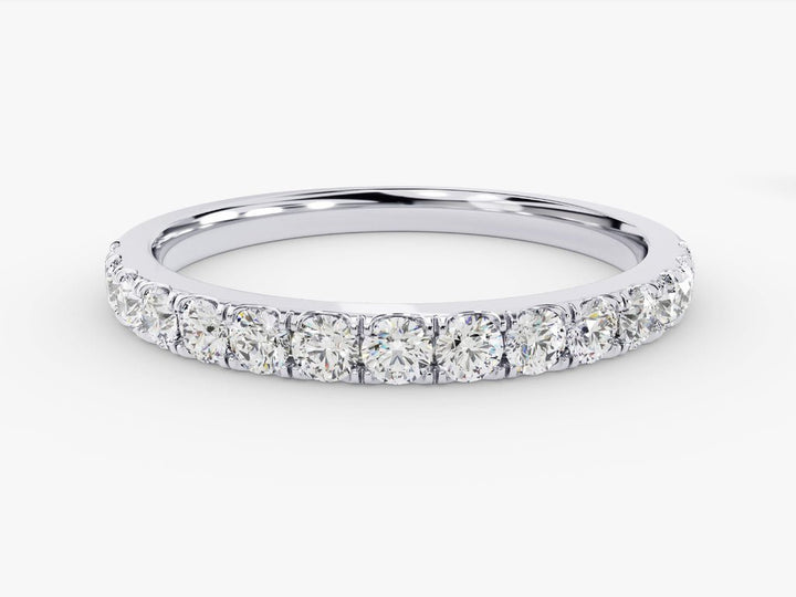 Close-up of 0.45CT round lab grown diamonds