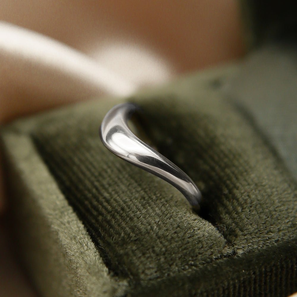18K|14K Solid Gold Unique U Shape Plain Wave Wedding Band - Doozy Diamonds