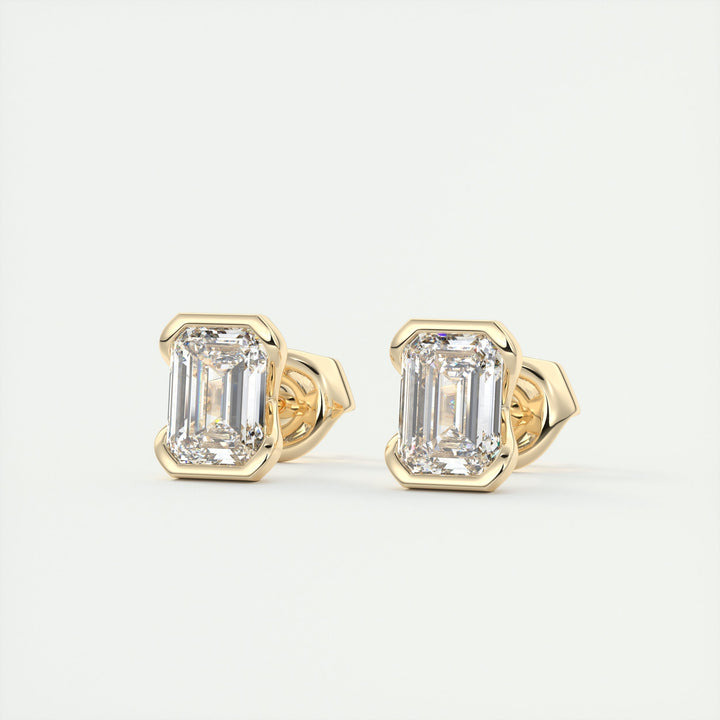 emerald-half-bezel-solitaire-cvd-g-vs-diamond-earrings