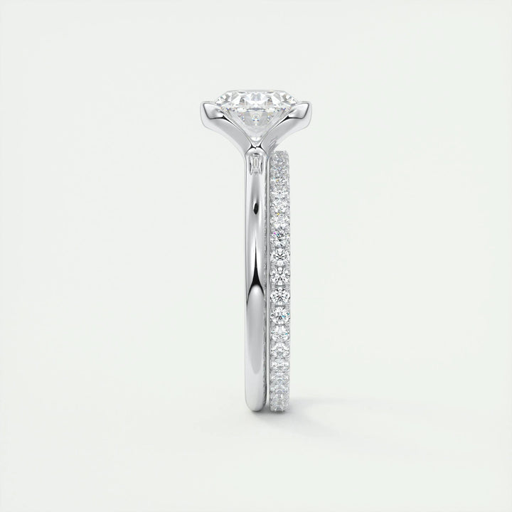 Oval bezel ring set with an IGI graded diamond