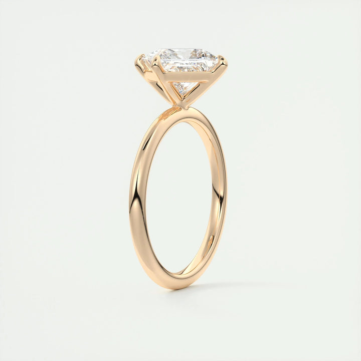 Princess cut solitaire engagement ring with IGI certified center diamond